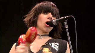 PJ Harvey - Meet Ze Monsta ( Glastonbury 2004)