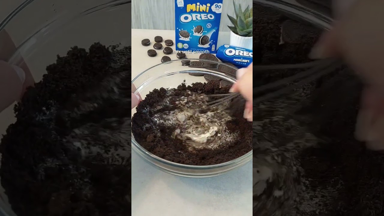 Super Quick, Easy and delicious 6 ingredients oreo cream cake😋#shorts