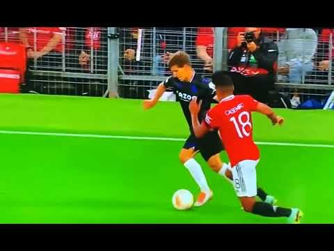 Casemiro nutmeg by Aihen munoz vs Real sociedad