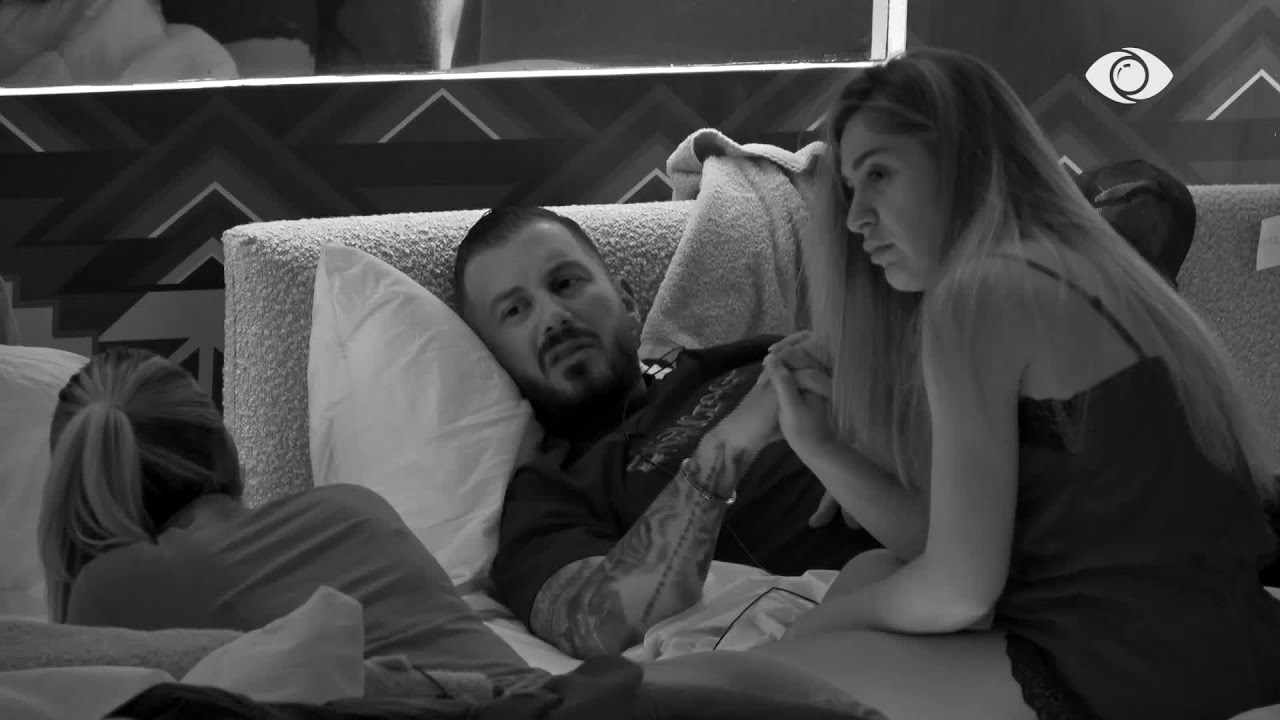 “A është ulje?”/ Rike bisedon me Vesën për Romeon: E ka pasur ditën e ngarkuar ose ka ndjenjë për ty