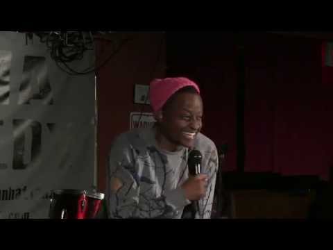 Comedian Nore Davis Heckled