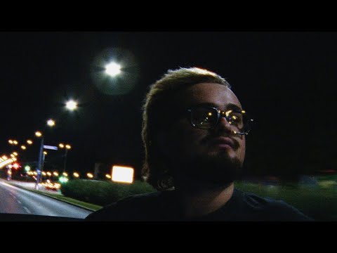 Brown-Eyes White Boy - Andere Stadt