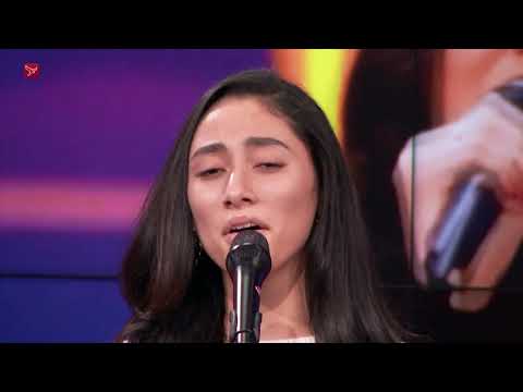 Charine schittert in The Voice