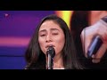 Charine schittert in The Voice