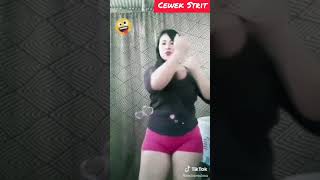 Download lagu Tante semok||goyang apem tembem hits #shorts #viralshorts mp3 Download lagu Tante semok||goyang apem tembem hits #shorts #viralshorts mp3