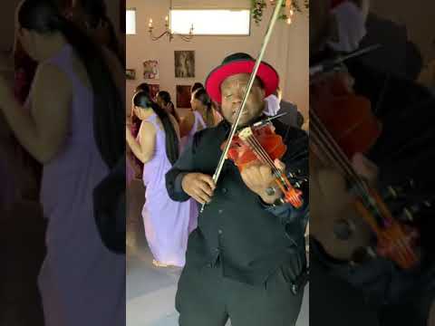 Dominique Hammons performs Perform ‘Before I Let Go’ at Charlotte, NC Wedding!
