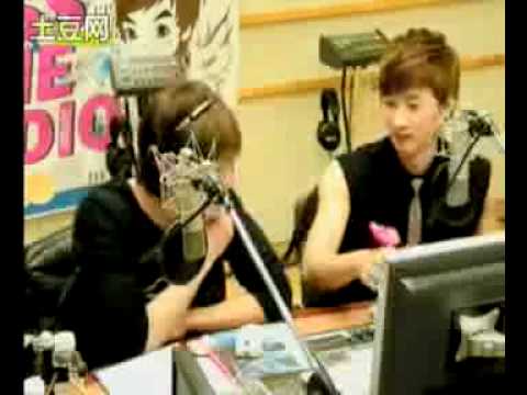 100405 [12/12] Sukira Full Bora - Onew and Eunhyuk
