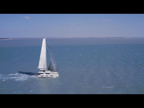 Lagoon 55 - First tacks at sea