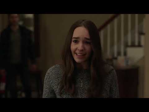 Zeke helps Grace when Angelina starts a fire - 3x10