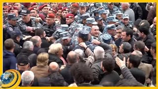 Դուռ կոտրելով, վազքով, հետնամուտքից. մի քանի փորձից հետո Վարդան Ղուկասյանին հանեցին իր աշխատավայրից