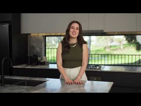 RODA Step House: Natural Stone