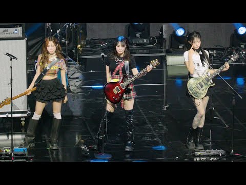 [8K] QWER - 눈물참기, 베스트올라운드뮤지션상 수상소감 직캠 | 250821 KWDA