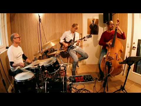 It Drips After The Rain - Elias Bendix Jazz Trio