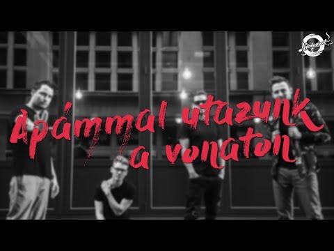 Apámmal utazunk a vonaton