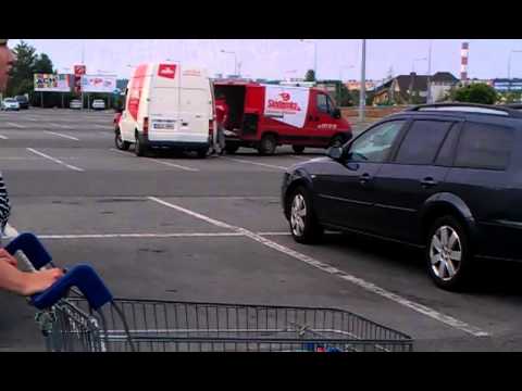 Jak sie bawi kurier z 7 paczkami tzw. Rzut do celu