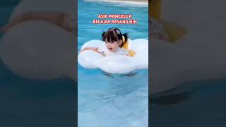 Download lagu ASIK PRINCESS R LAGI BELAJAR RENANG NIH - syahrini reino barrack mp3