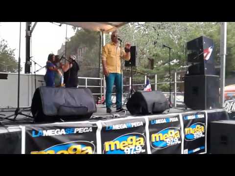 RICKY TIMBAL tarima de la MEGA en el bronx 2017