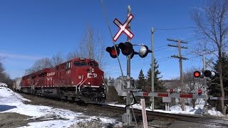 preview picture of video 'CP 9351 at Parry Sound (27MAR2015)'