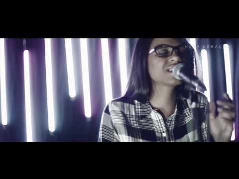 És Fiel video