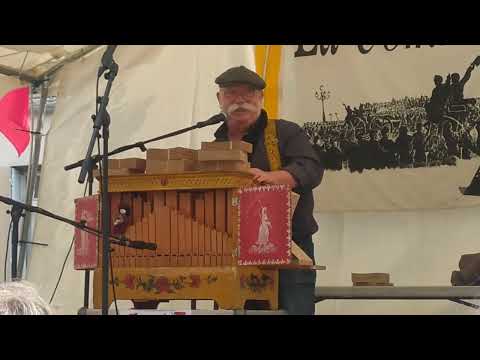 Riton La Manivelle. "Ils ont les mains blanches" de Montheus.Fête de la Commune.24/09/2022.