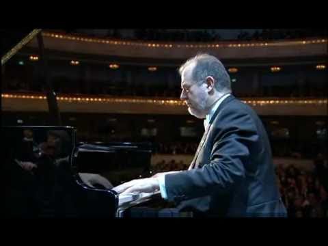 Garrick Ohlsson & Warsaw Philharmonic Orchestra - Piano Concerto No 1 in E minor Op 11 allegro 2010