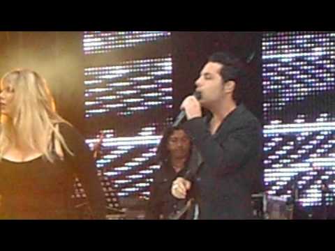 Alban Bartoli & Veronick Severe à Tout le monde chante contre le cancer.AVI