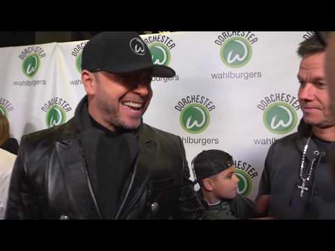 Wahlburgers Dorchester, OPEN NOW!