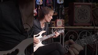 Steve Vai SHREDS with his presets.