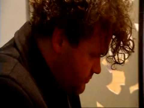 Daniël Lohues speelt op kerkorgel