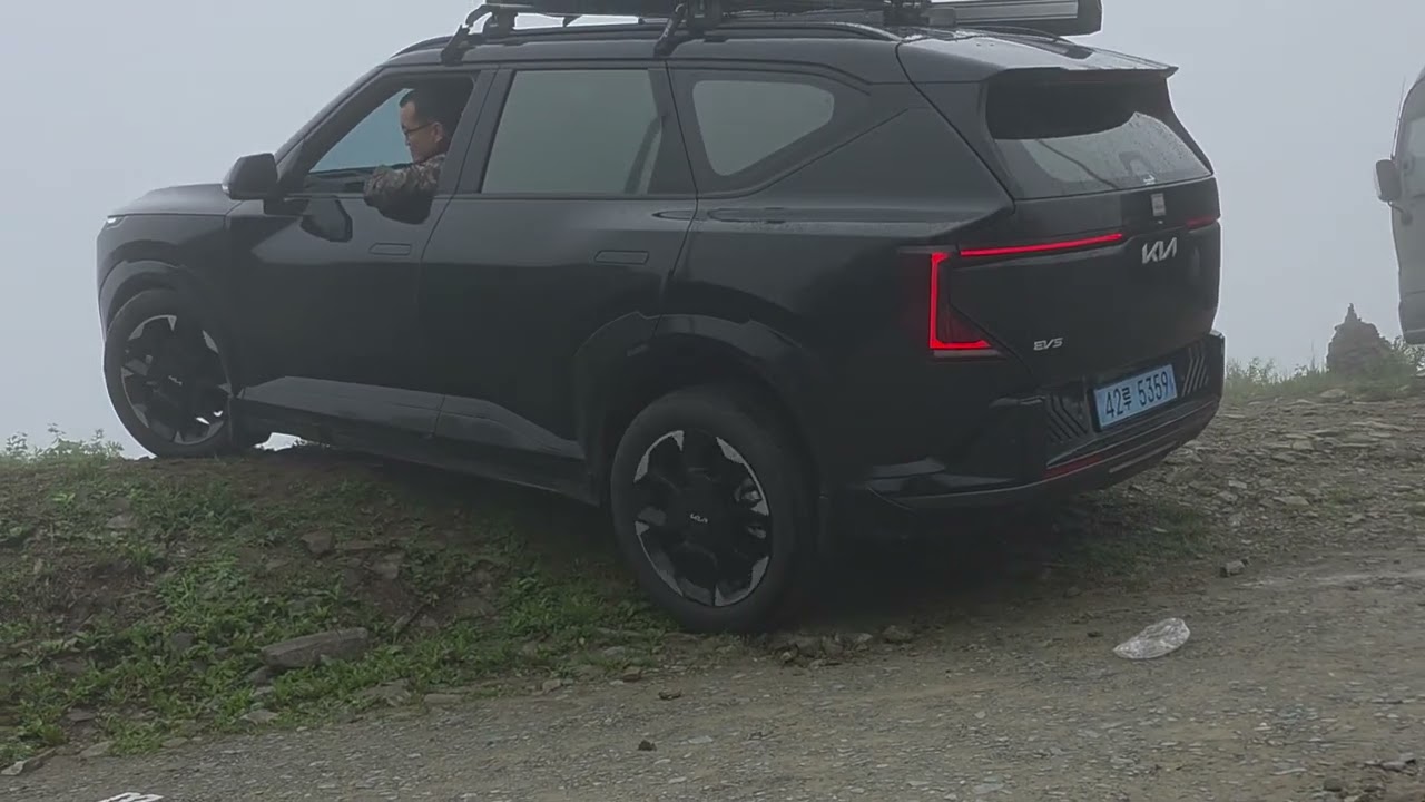 기아 EV5 AWD 오프로드와 트랙션 컨트롤