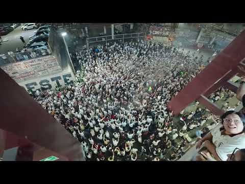 "Previa en el partido de Universitario de Deportes por la copa Libertadores." Barra: Trinchera Norte &bull; Club: Universitario de Deportes &bull; País: Peru