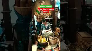 Download lagu mbak cantik jual jamu gendong di jogja - walking around #shorts #walking #cantik mp3