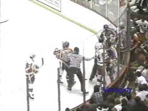 Red Wings - Oilers scrum 5/8/88