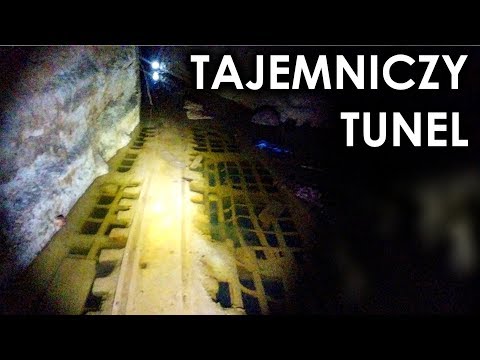 PODZIEMIA OPUSZCZONEJ KOPALNI GŁĘBOKO W ALPACH