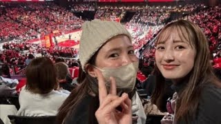 超名家出身女優　勝利の女神だ！　仲良し女優と共にプロバスケ選手の夫の試合を観戦　アリーナでにっこり king prince