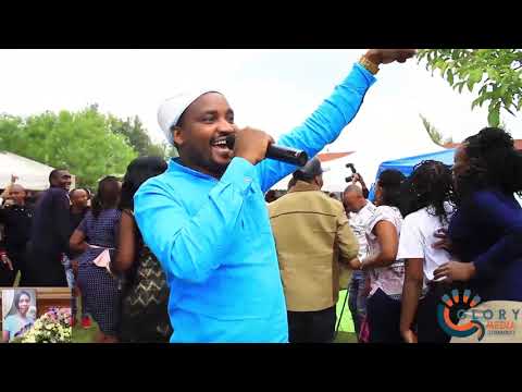 WAZEE WETU MUMS BURIAL LIVE PERFORMANCE