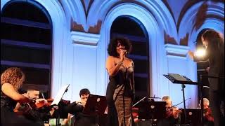 "Fantastica Whitney" - Belinda Davis & Orchestra della Magna Grecia diretta da Roberto Molinelli