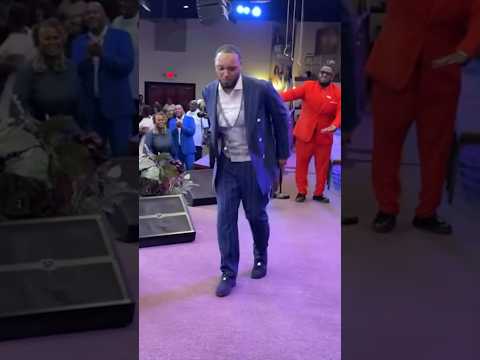 PASTOR JOHNTERIS TATE PRAISE BREAK!🔥 #praise #church #dancing #praisebreak #iamgnb #johnteristate