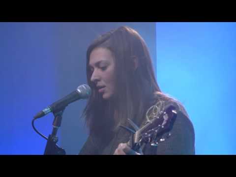 Web Extra: Hannah Ashcroft performs "Tourists" - The Leak