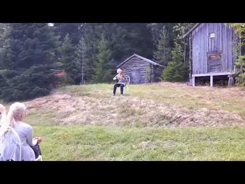 Marit Vestrum speller Polsdans etter Ola Suul, Verdal.