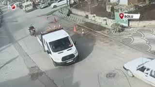 Hatalı Sollama Yapan Motosiklete Otomobil Çarptı