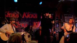 The Lost Trailers - Contry Folks / Livin&#39; Loud Kicks 101.5