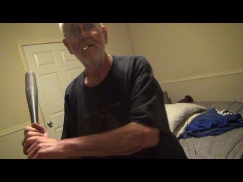 OPA VERSTECKT SICH VOR DEM EBOLA-VIRUS!