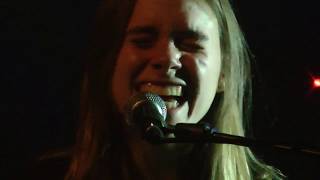 Julien Baker LIVE Accident Prone (Jawbreaker cover) - Brussels 2017