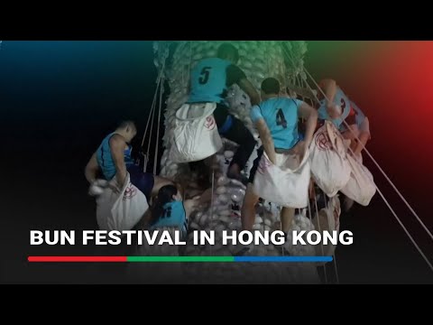 Bun-scrambling race tops colorful Bun Festival in Hong Kong