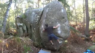 Video thumbnail: Free Hug (assis), 8a. Fontainebleau