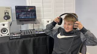 Video thumbnail for Headphones better than Beats for 1/4 the price! Apple Beats vs. AKG vs. Tascam by OHLR