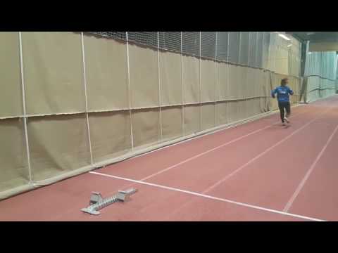 Laura treenaa Kajaanin Street Runille