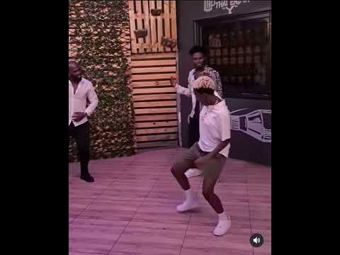 Akabenezer 😀😅dancing 🔥 fire fire with Kuami Eugene