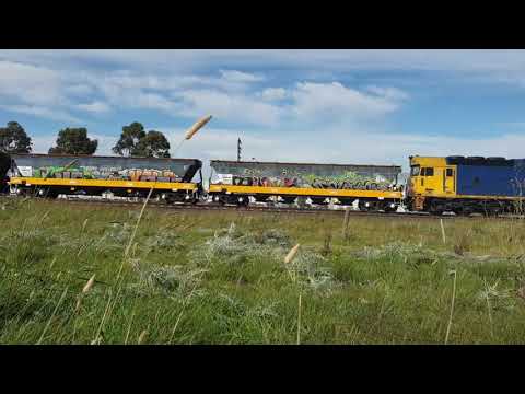 Pacific National G540 & BL33, Airport West, VIC